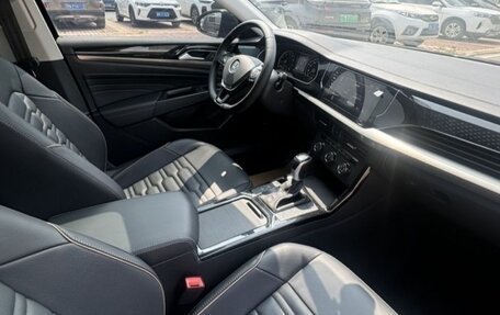 Volkswagen Passat B8 рестайлинг, 2021 год, 1 970 000 рублей, 6 фотография
