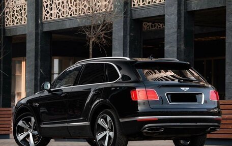 Bentley Bentayga I, 2016 год, 7 500 000 рублей, 12 фотография