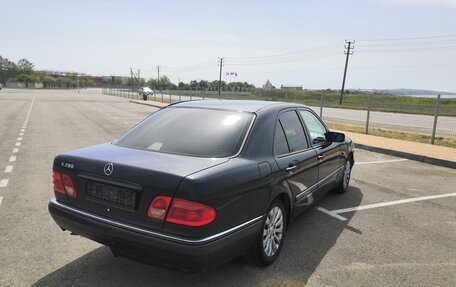 Mercedes-Benz E-Класс, 1997 год, 435 000 рублей, 6 фотография