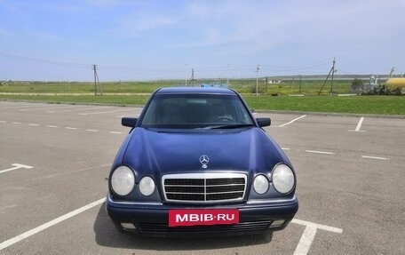 Mercedes-Benz E-Класс, 1997 год, 435 000 рублей, 4 фотография