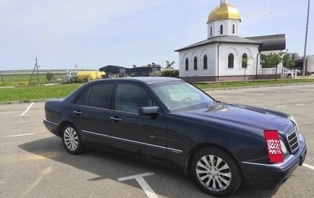 Mercedes-Benz E-Класс, 1997 год, 435 000 рублей, 5 фотография
