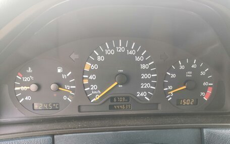 Mercedes-Benz E-Класс, 1997 год, 435 000 рублей, 20 фотография