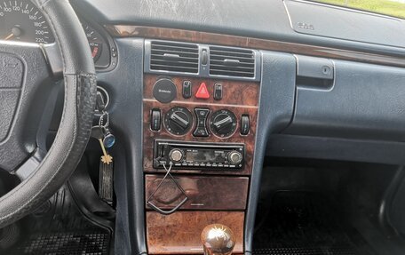 Mercedes-Benz E-Класс, 1997 год, 435 000 рублей, 16 фотография
