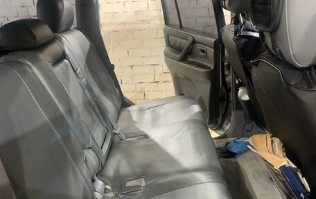 Toyota Land Cruiser 100 рестайлинг 2, 2001 год, 1 530 000 рублей, 17 фотография