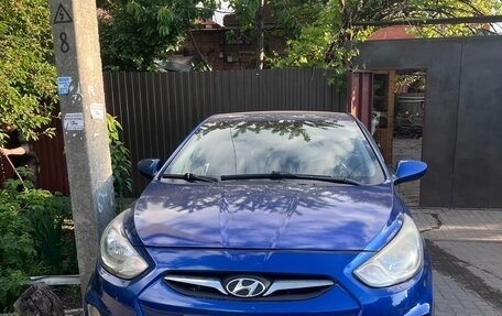 Hyundai Solaris II рестайлинг, 2013 год, 730 000 рублей, 2 фотография