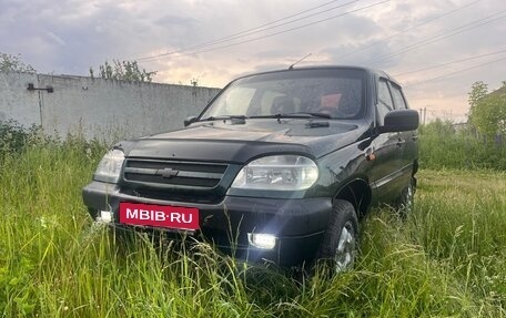 Chevrolet Niva I рестайлинг, 2004 год, 260 000 рублей, 2 фотография