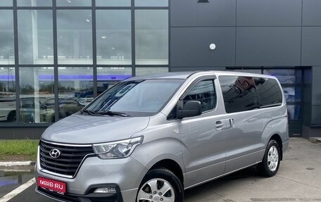 Hyundai Grand Starex Grand Starex I рестайлинг 2, 2018 год, 3 199 000 рублей, 1 фотография