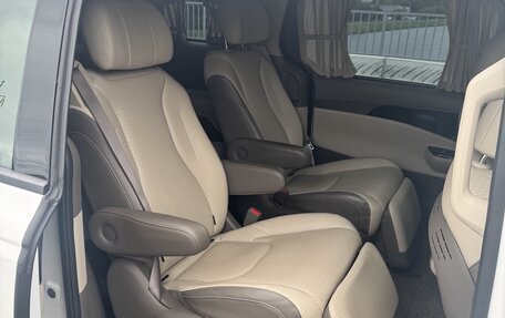 KIA Carnival, 2021 год, 3 800 000 рублей, 7 фотография