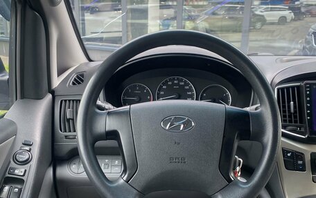 Hyundai Grand Starex Grand Starex I рестайлинг 2, 2018 год, 3 199 000 рублей, 13 фотография