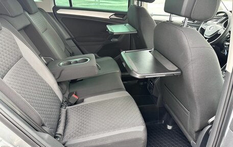 Volkswagen Tiguan II, 2017 год, 2 000 000 рублей, 28 фотография