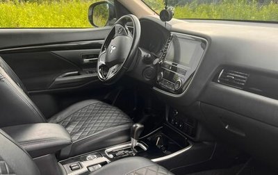 Mitsubishi Outlander III рестайлинг 3, 2019 год, 2 080 000 рублей, 1 фотография