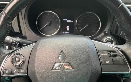 Mitsubishi Outlander III рестайлинг 3, 2019 год, 2 080 000 рублей, 3 фотография