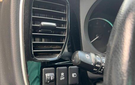 Mitsubishi Outlander III рестайлинг 3, 2019 год, 2 080 000 рублей, 14 фотография