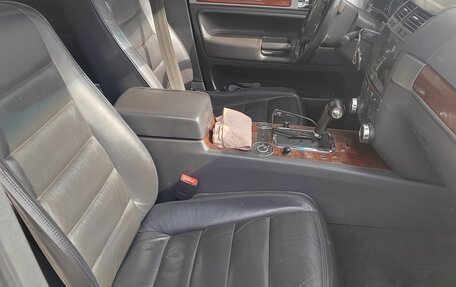 Volkswagen Touareg III, 2003 год, 980 000 рублей, 7 фотография