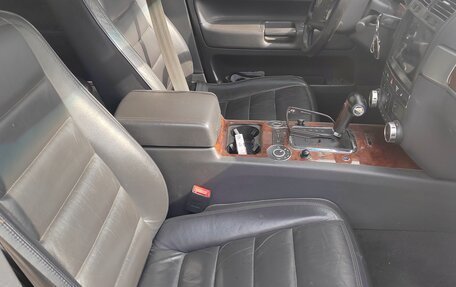 Volkswagen Touareg III, 2003 год, 980 000 рублей, 8 фотография