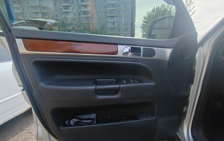 Volkswagen Touareg III, 2003 год, 980 000 рублей, 14 фотография