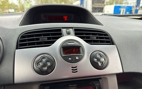 Renault Kangoo II рестайлинг, 2008 год, 520 000 рублей, 18 фотография