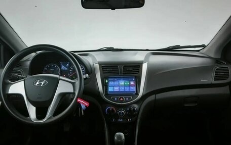 Hyundai Solaris II рестайлинг, 2011 год, 525 000 рублей, 5 фотография