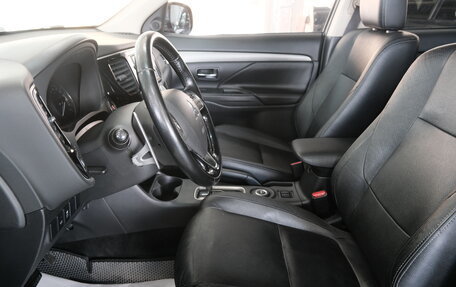 Mitsubishi Outlander III рестайлинг 3, 2015 год, 1 849 000 рублей, 8 фотография