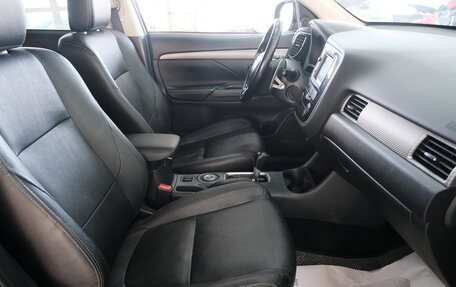 Mitsubishi Outlander III рестайлинг 3, 2015 год, 1 849 000 рублей, 19 фотография