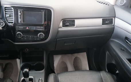 Mitsubishi Outlander III рестайлинг 3, 2015 год, 1 849 000 рублей, 17 фотография