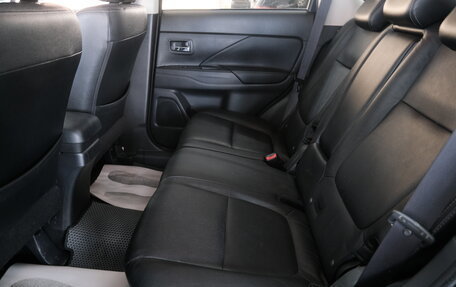 Mitsubishi Outlander III рестайлинг 3, 2015 год, 1 849 000 рублей, 20 фотография