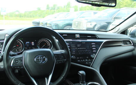 Toyota Camry, 2018 год, 2 750 000 рублей, 6 фотография