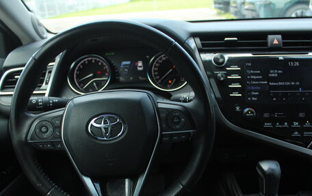 Toyota Camry, 2018 год, 2 750 000 рублей, 9 фотография