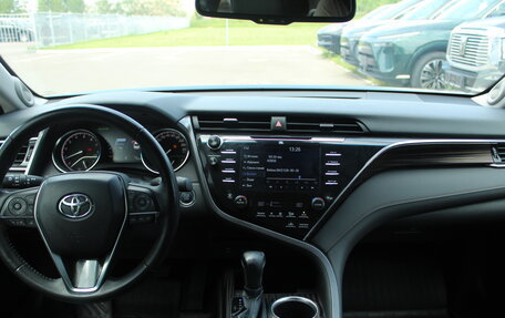 Toyota Camry, 2018 год, 2 750 000 рублей, 8 фотография