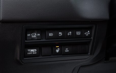 Toyota Sequoia, 2024 год, 13 190 000 рублей, 17 фотография