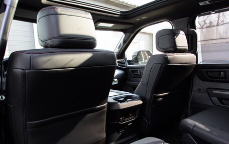 Toyota Sequoia, 2024 год, 13 190 000 рублей, 34 фотография
