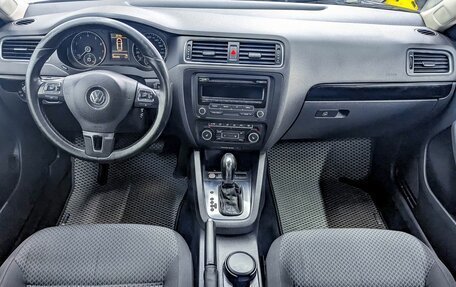 Volkswagen Jetta VI, 2012 год, 777 000 рублей, 8 фотография