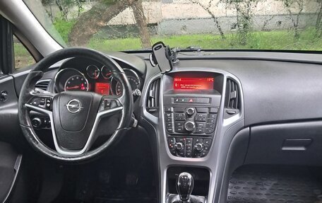 Opel Astra J, 2014 год, 850 000 рублей, 1 фотография