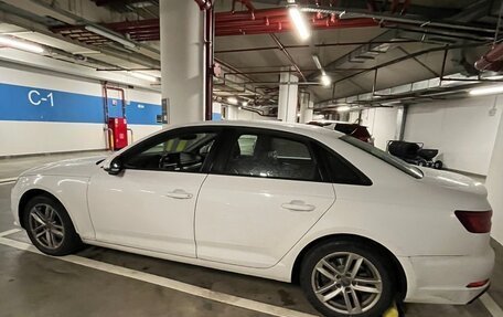 Audi A4, 2018 год, 2 160 000 рублей, 2 фотография
