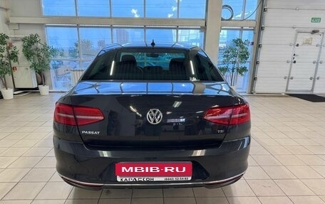 Volkswagen Passat B8 рестайлинг, 2017 год, 1 599 000 рублей, 4 фотография