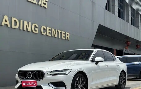 Volvo S60 III, 2022 год, 2 215 000 рублей, 1 фотография