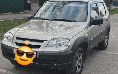 Chevrolet Niva I рестайлинг, 2015 год, 705 000 рублей, 8 фотография