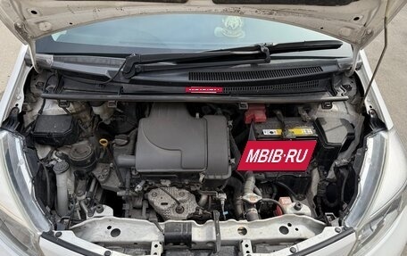 Toyota Vitz, 2012 год, 870 000 рублей, 5 фотография