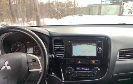 Mitsubishi Outlander III рестайлинг 3, 2012 год, 1 380 000 рублей, 8 фотография