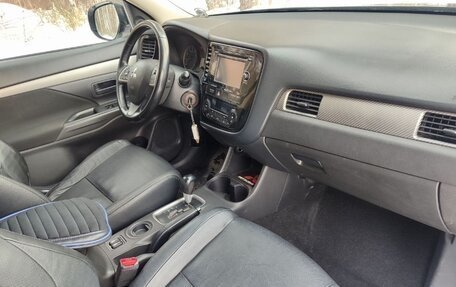 Mitsubishi Outlander III рестайлинг 3, 2012 год, 1 380 000 рублей, 6 фотография