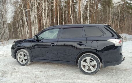 Mitsubishi Outlander III рестайлинг 3, 2012 год, 1 380 000 рублей, 9 фотография