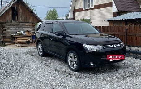 Mitsubishi Outlander III рестайлинг 3, 2012 год, 1 380 000 рублей, 4 фотография