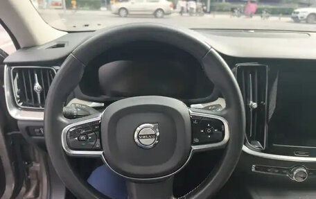 Volvo S60 III, 2022 год, 2 270 015 рублей, 2 фотография