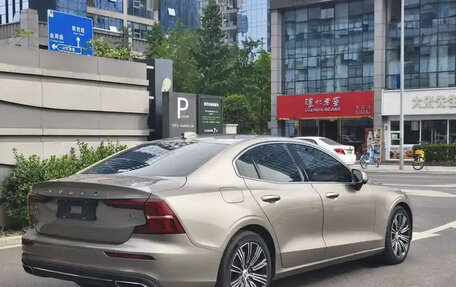 Volvo S60 III, 2022 год, 2 270 015 рублей, 3 фотография