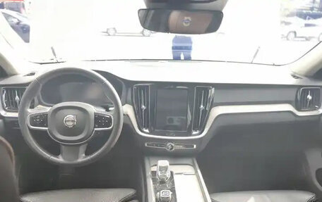 Volvo S60 III, 2022 год, 2 270 015 рублей, 4 фотография