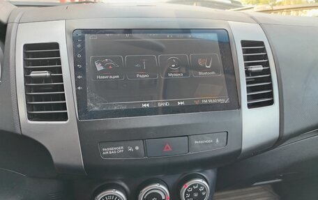 Mitsubishi Outlander III рестайлинг 3, 2008 год, 987 000 рублей, 10 фотография