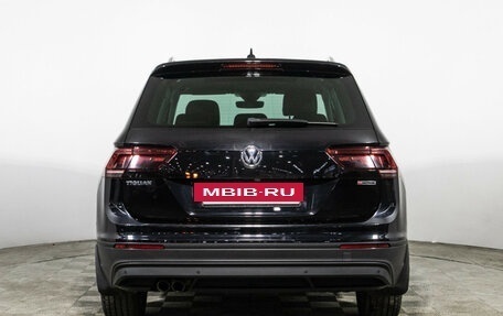 Volkswagen Tiguan II, 2019 год, 2 075 989 рублей, 6 фотография