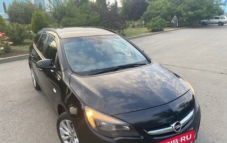 Opel Astra J, 2013 год, 710 000 рублей, 2 фотография