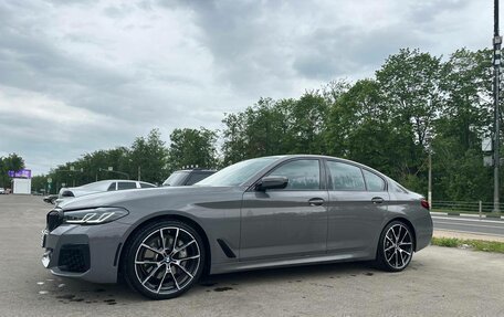 BMW 5 серия, 2021 год, 5 600 000 рублей, 1 фотография