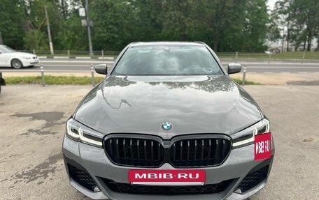 BMW 5 серия, 2021 год, 5 600 000 рублей, 2 фотография